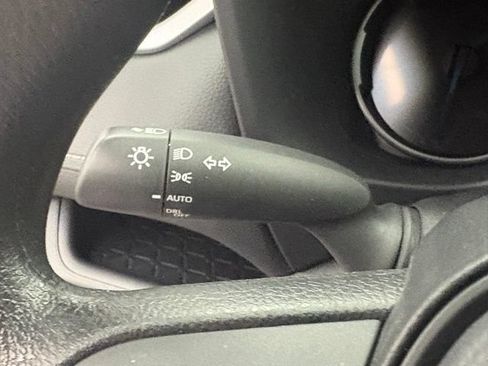 Used 2025 Toyota RAV4 XLE AWD/4WD image 18