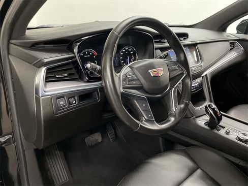 Used 2020 Cadillac XT5 Luxury image 2