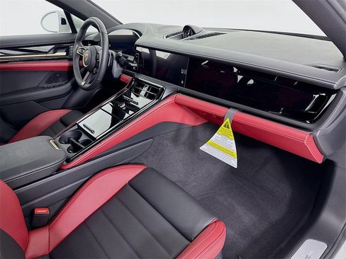 New 2026 Porsche Panamera image 31