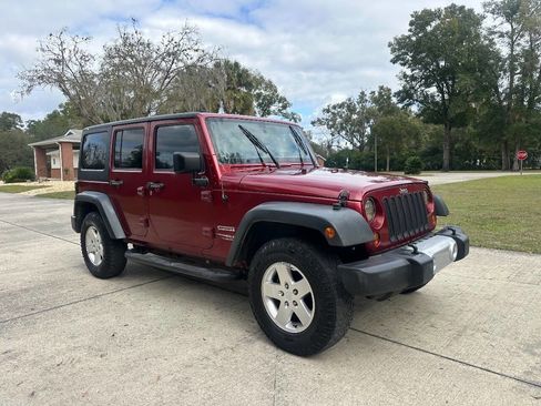 Used 2012 Jeep Wrangler Unlimited Sport image 3