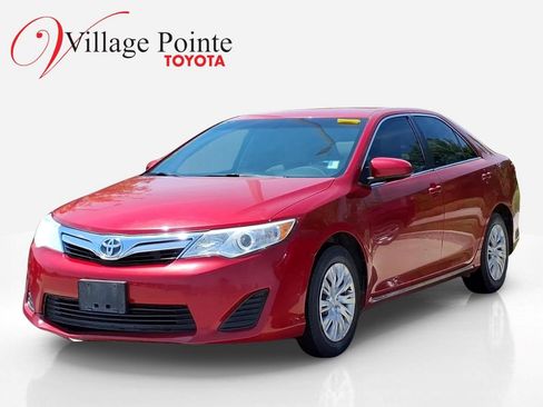 Used 2013 Toyota Camry LE FWD image 1