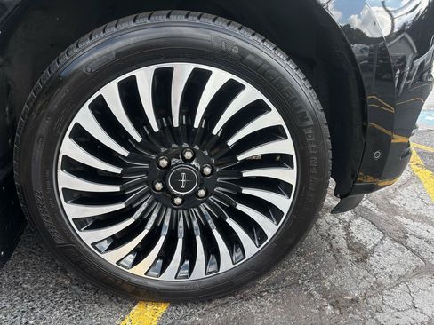 Used 2019 Lincoln Navigator L Black Label w/ Cargo Package AWD/4WD image 10