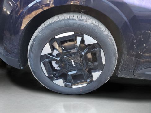 New 2026 Kia Carnival EX FWD image 32