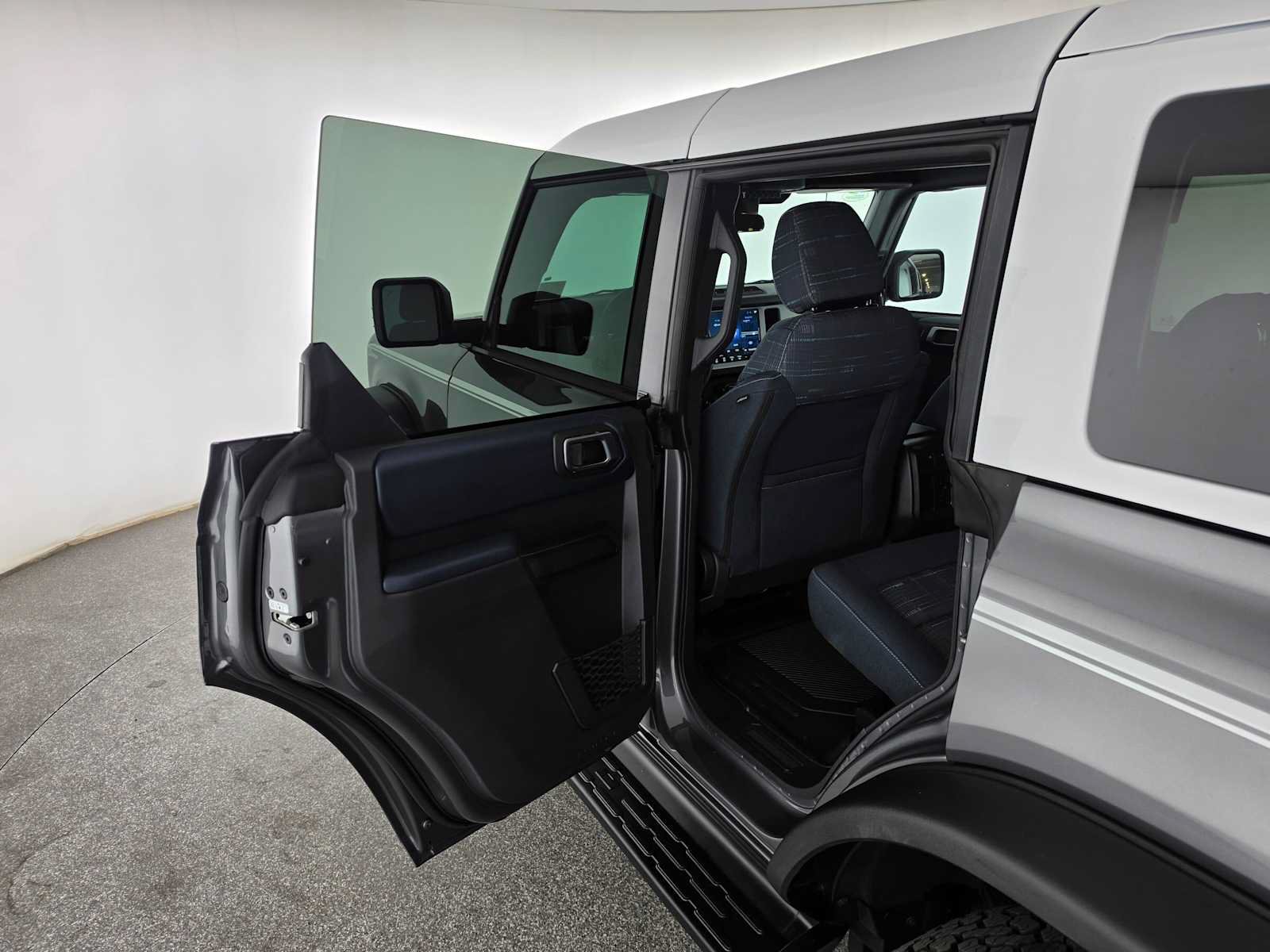 Used 2025 Ford Bronco Heritage Edition AWD/4WD image 15