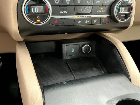 Used 2020 Ford Escape Titanium AWD/4WD image 16