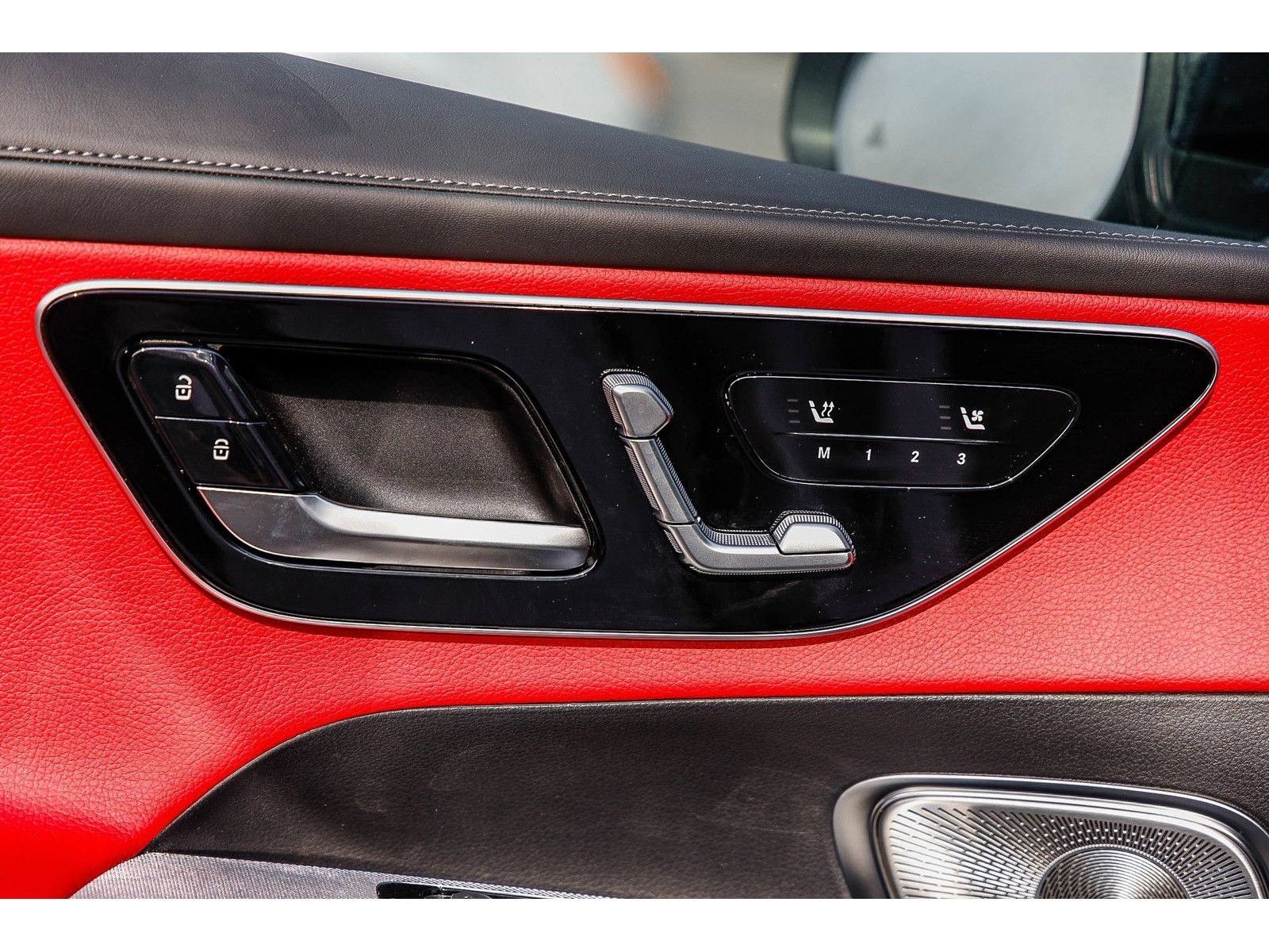 Used 2024 Mercedes-Benz GLC 43 AMG 4MATIC image 22