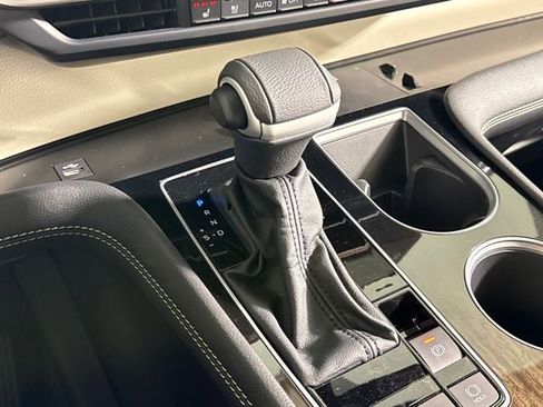 New 2025 Toyota Sienna Platinum image 36