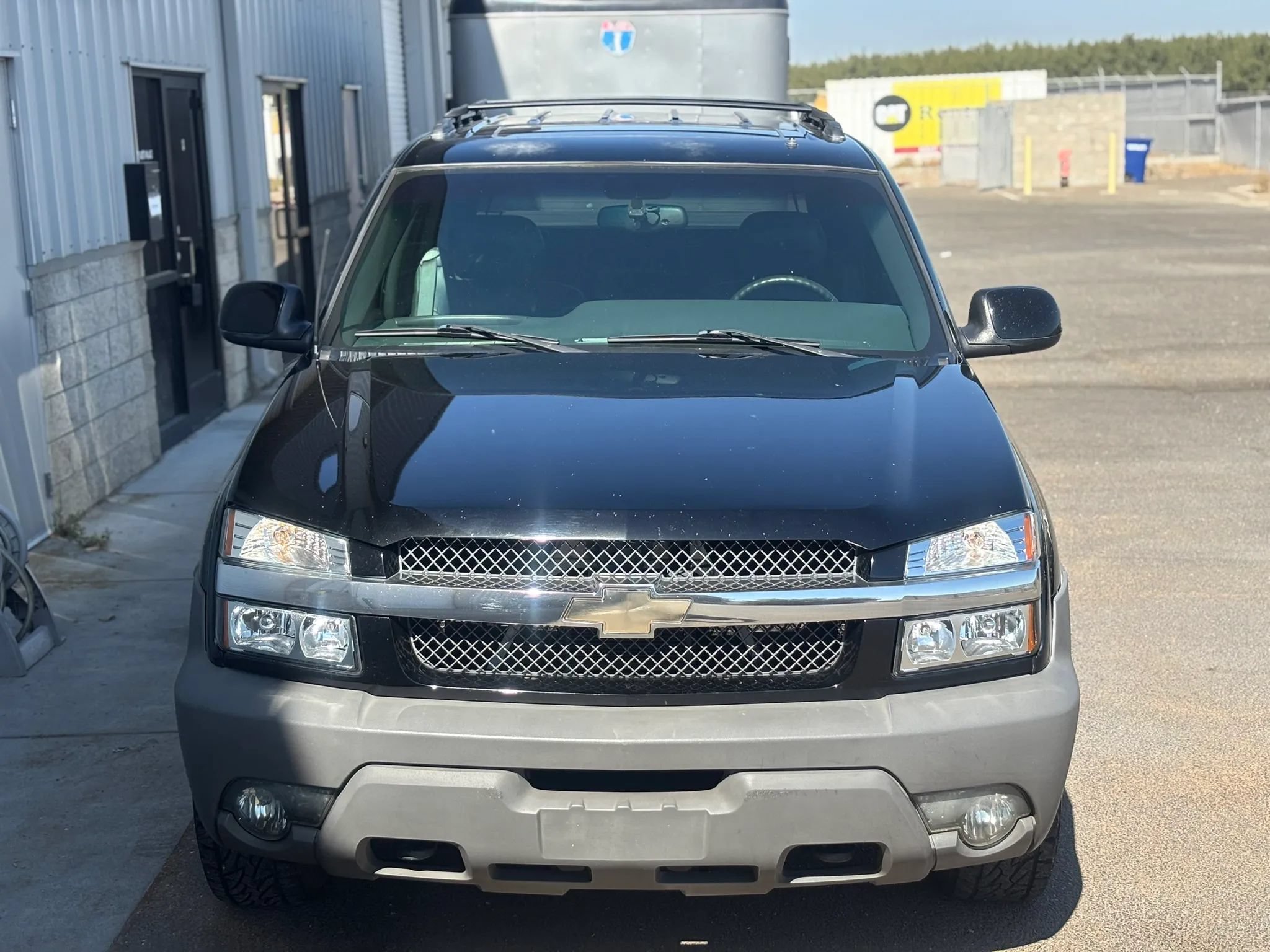 Used 2002 Chevrolet Avalanche 2500 w/ Convenience Pkg AWD/4WD image 10