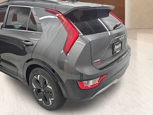 Used 2023 Kia Niro Wind w/ Wind Preserve Package FWD image 40