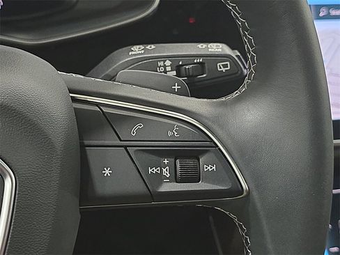 Certified 2025 Audi Q7 2.0T Premium w/ Convenience Plus Package image 15