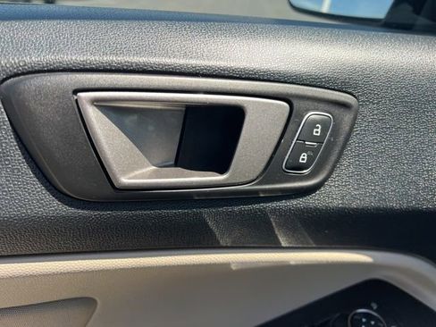 Used 2020 Ford EcoSport SE FWD image 25