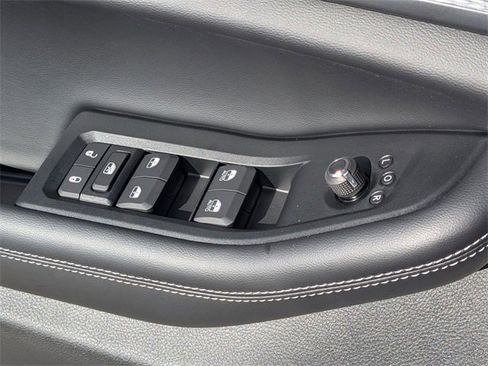 New 2025 Jeep Grand Cherokee Altitude image 16