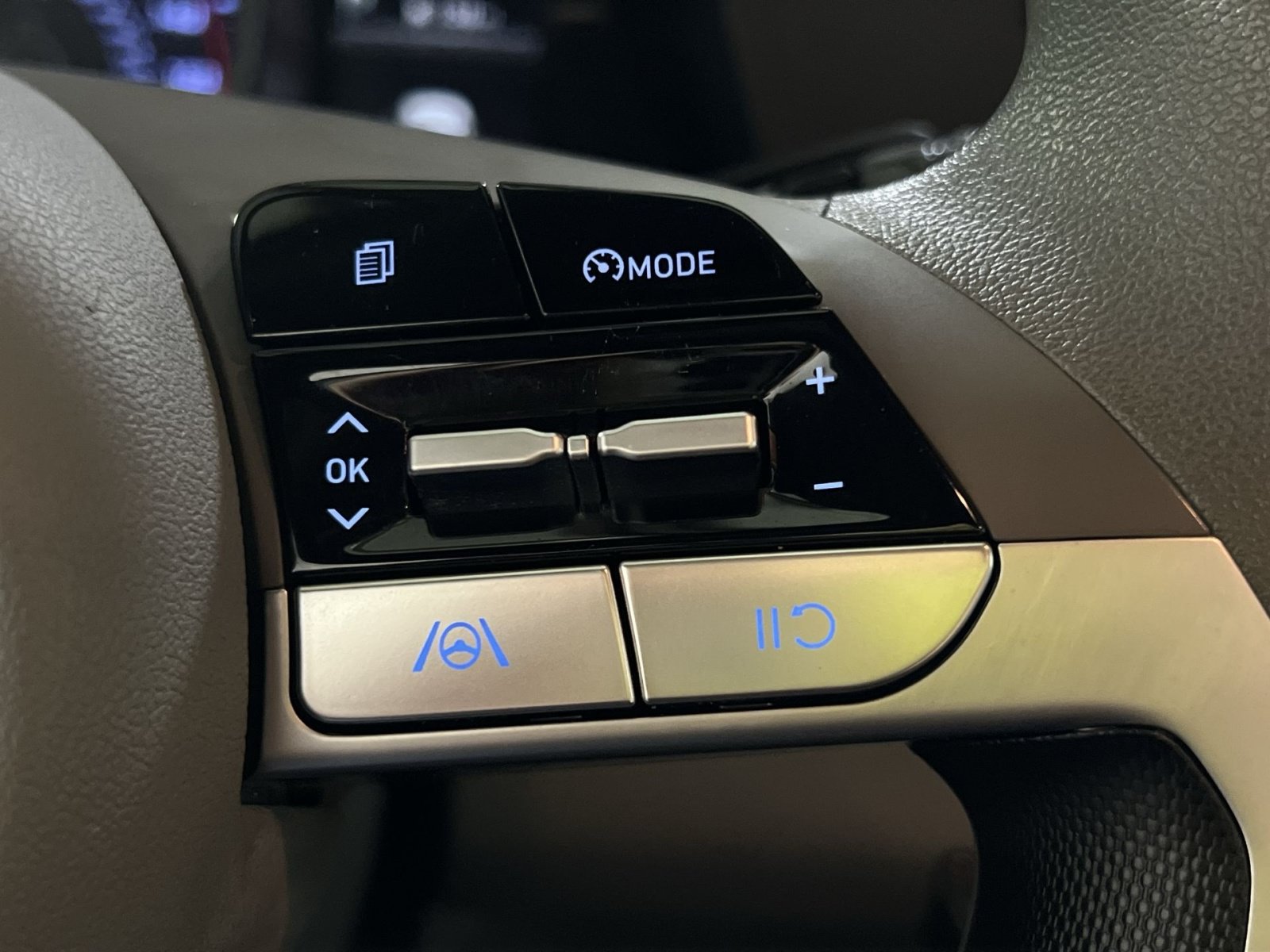 Used 2021 Hyundai Elantra SEL FWD image 22