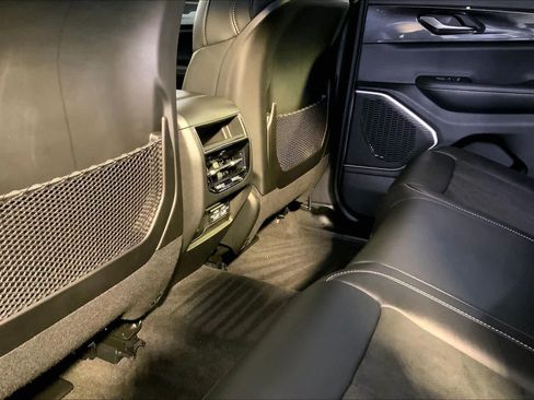 Used 2022 Jeep Grand Cherokee Altitude AWD/4WD image 35