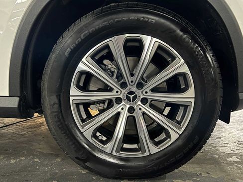 Certified 2025 Mercedes-Benz GLC 300 4MATIC image 9