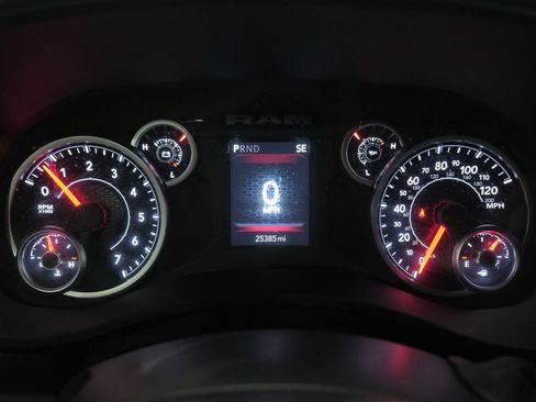 Used 2025 RAM 2500 Big Horn AWD/4WD image 19