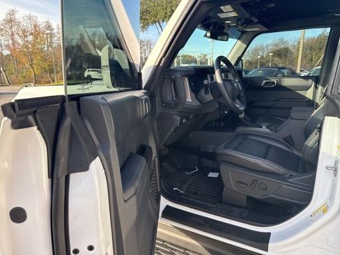 Certified 2025 Ford Bronco Outer Banks w/ Sasquatch Package image 12