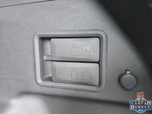 Used 2022 Chevrolet Equinox RS w/ RS Leather Package FWD image 22