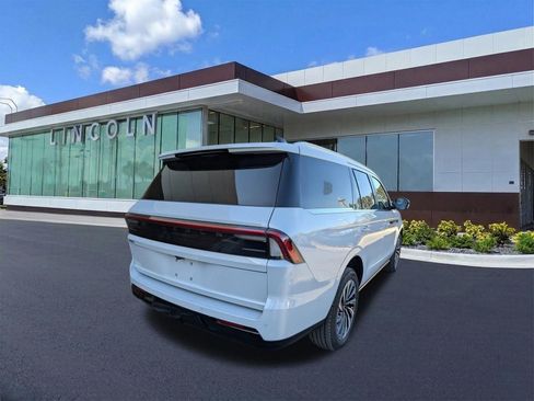 Certified 2025 Lincoln Navigator Black Label image 5