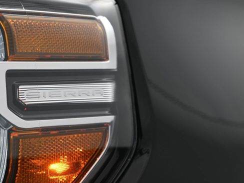 Used 2021 GMC Sierra 1500 Elevation w/ Preferred Package image 13