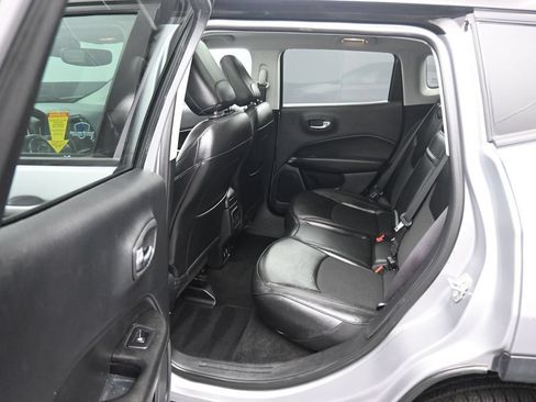 Used 2019 Jeep Compass Latitude AWD/4WD image 29