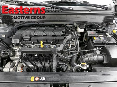 Used 2025 Hyundai Venue SEL FWD image 7