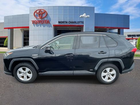 Used 2019 Toyota RAV4 XLE image 5