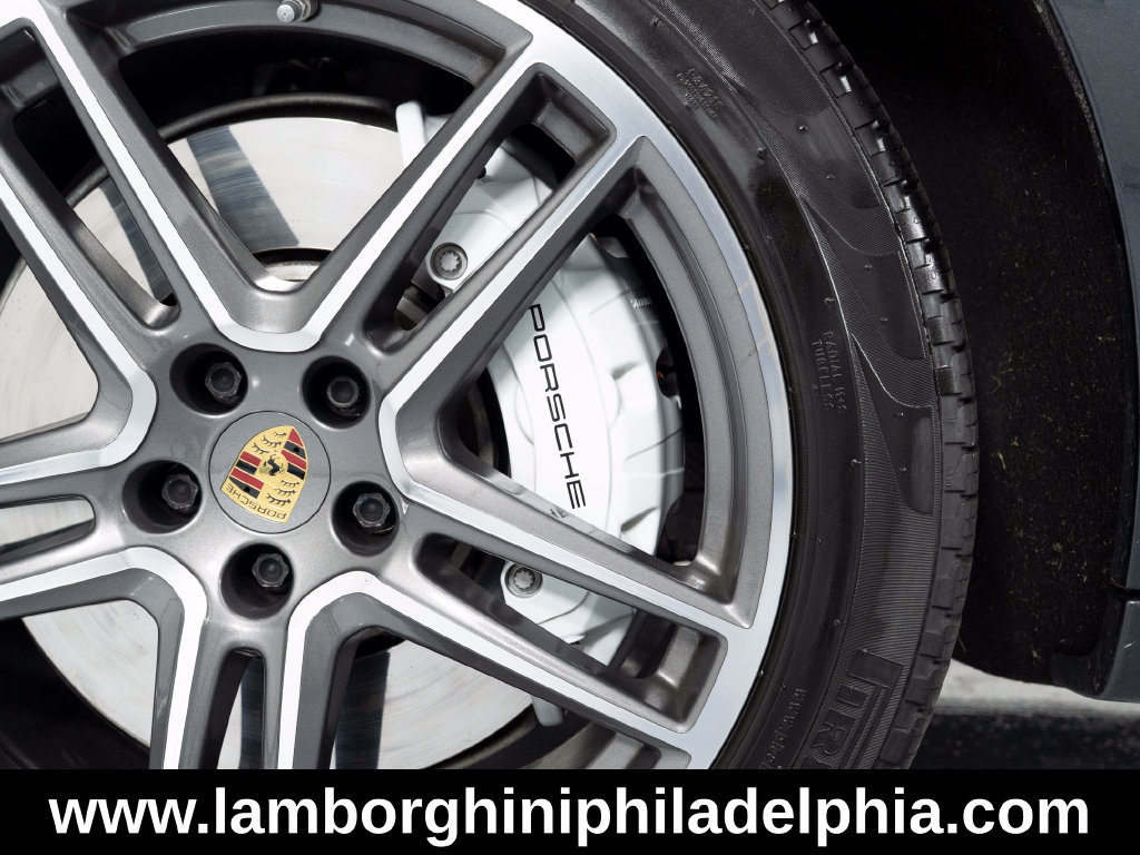 Used 2021 Porsche Macan Turbo AWD/4WD image 44