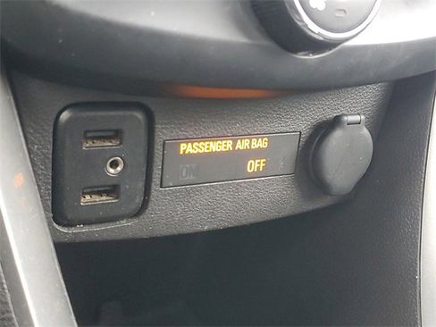 Certified 2017 Chevrolet Trax LT w/ LT Convenience Package image 28