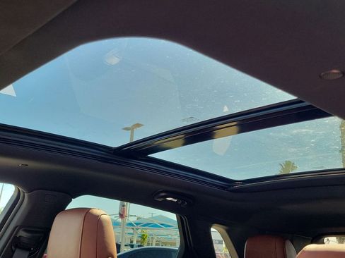 Used 2025 Cadillac XT5 Sportv image 18