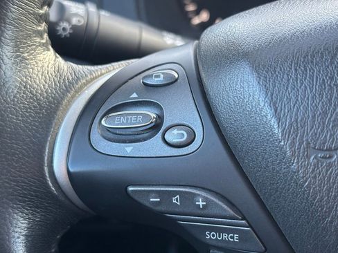 Used 2018 Nissan Pathfinder Platinum image 28