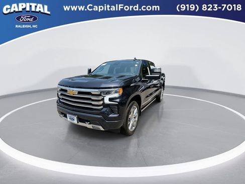 Used 2024 Chevrolet Silverado 1500 High Country w/ High Country Premium Package AWD/4WD image 4