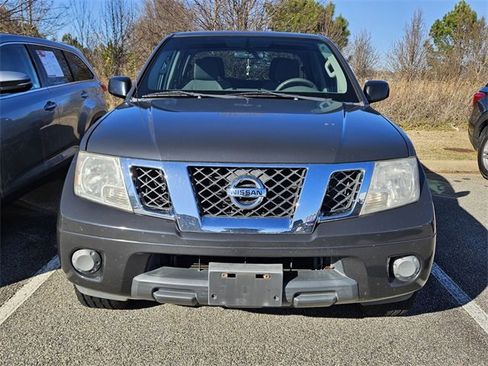 Used 2012 Nissan Frontier SV image 2