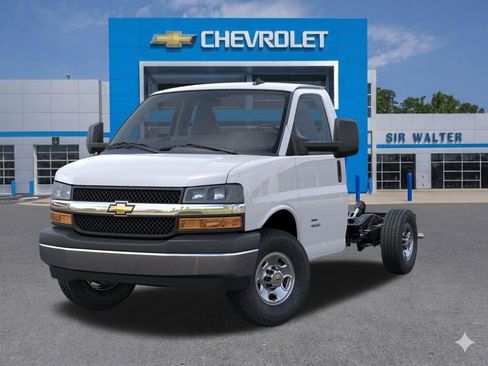 New 2026 Chevrolet Express 3500 w/ Power Convenience Package image 7