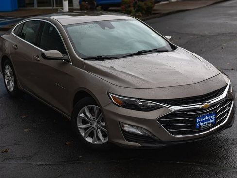 Used 2023 Chevrolet Malibu LT image 2