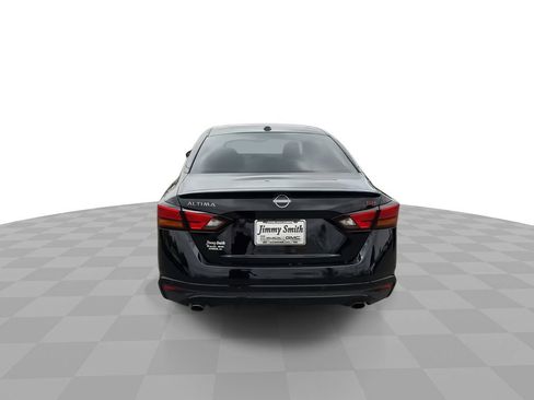 Used 2025 Nissan Altima 2.5 SR FWD image 8