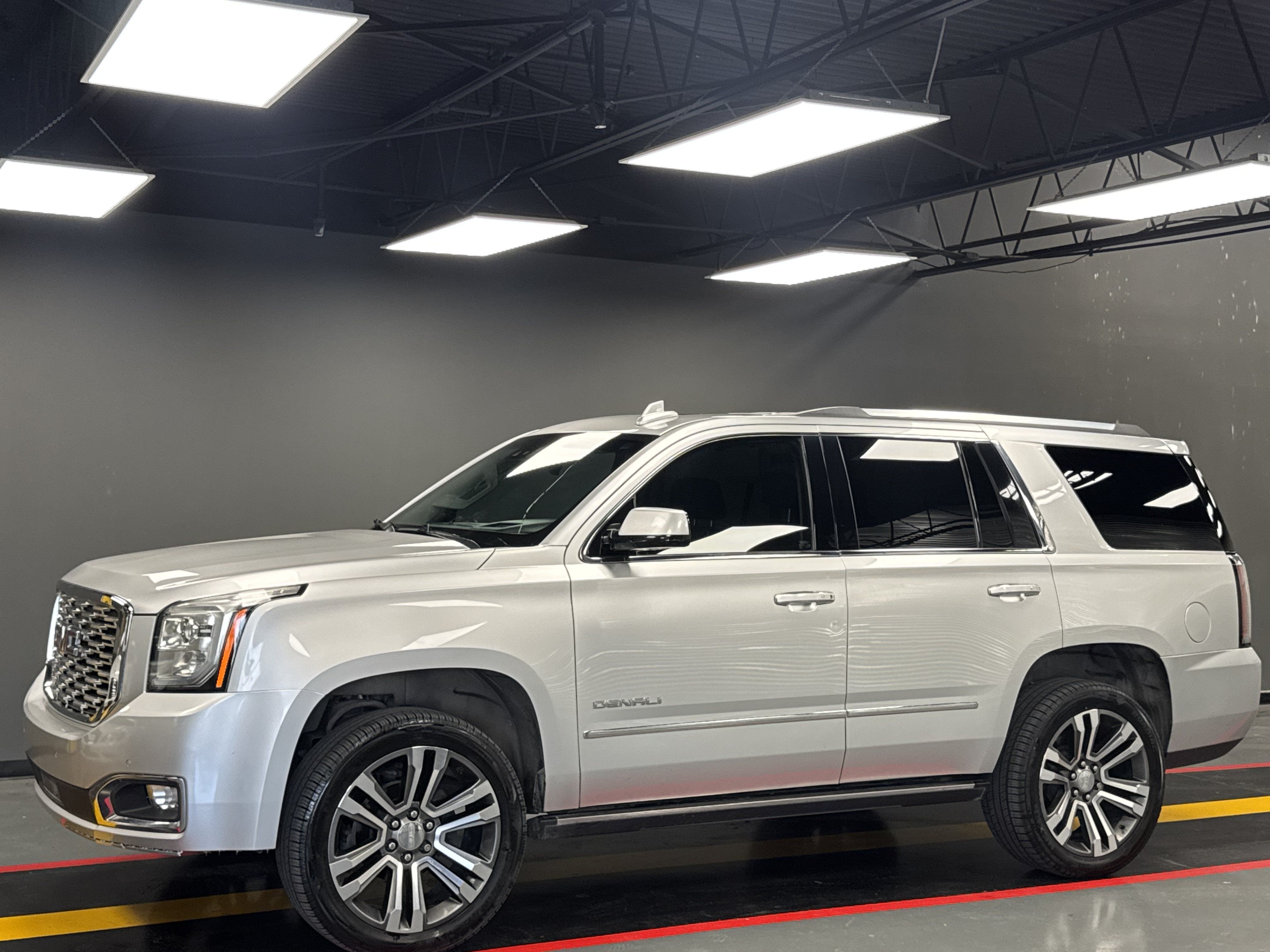 Used 2019 GMC Yukon Denali w/ Denali Ultimate Package RWD image 1
