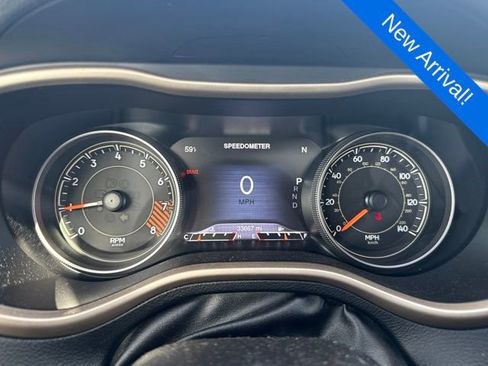 Used 2015 Jeep Cherokee Limited w/ Luxury Group AWD/4WD image 11