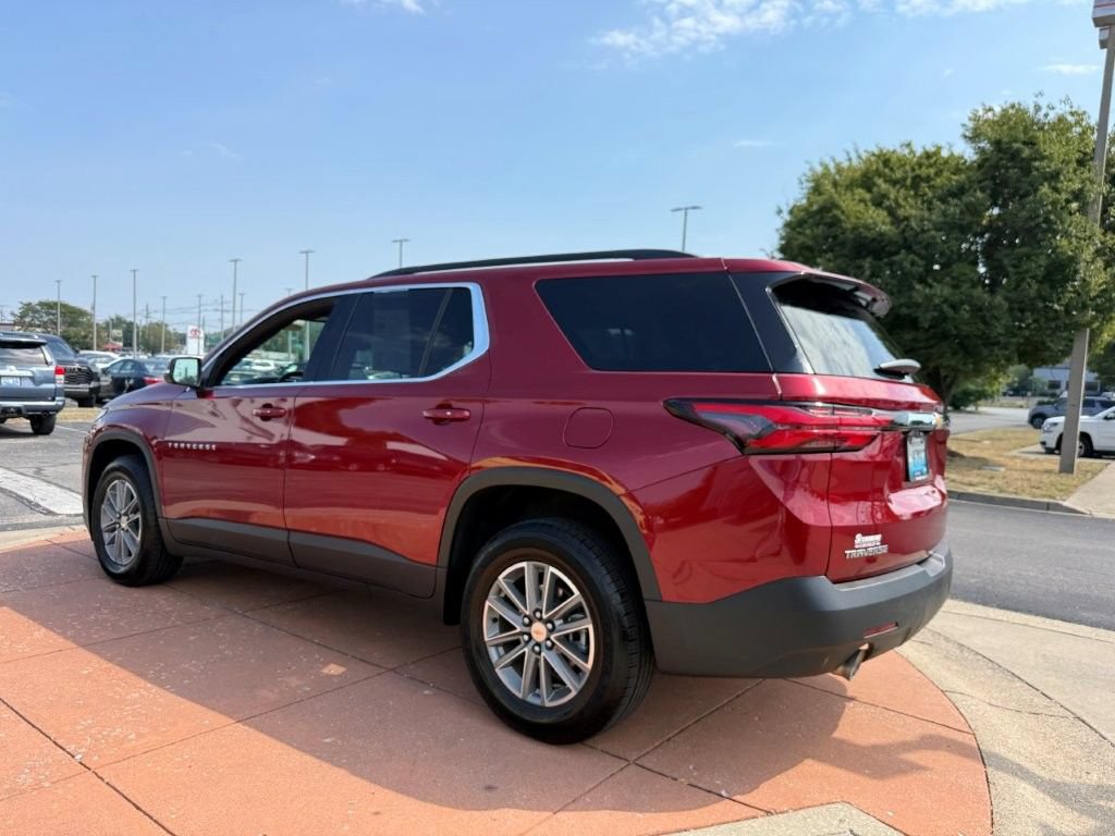 Used 2023 Chevrolet Traverse LT FWD image 4
