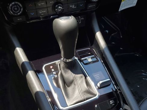 New 2025 Jeep Compass Limited w/ Sun & Sound Group image 35