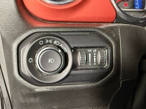 Used 2020 Jeep Wrangler Unlimited Rubicon AWD/4WD image 24