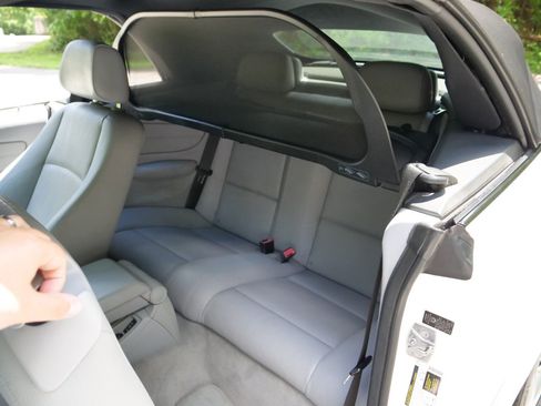 Used 2011 BMW 135i Convertible RWD image 26