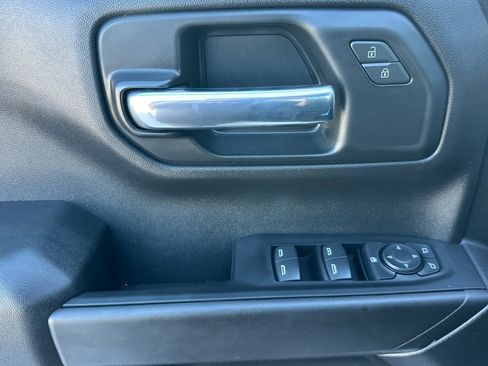 Certified 2025 Chevrolet Silverado 1500 Custom w/ LPO, Dark Essentials Package image 12