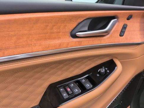 Used 2023 Jeep Grand Cherokee L Summit image 19