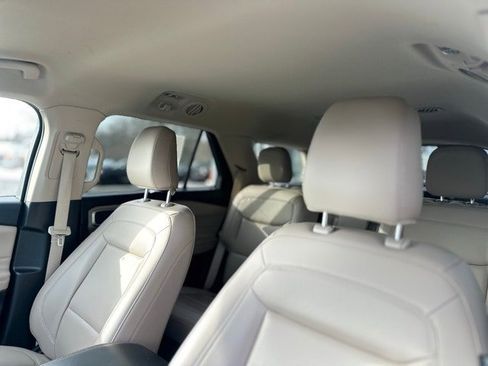 Used 2023 Ford Explorer XLT w/ Equipment Group 202A image 11