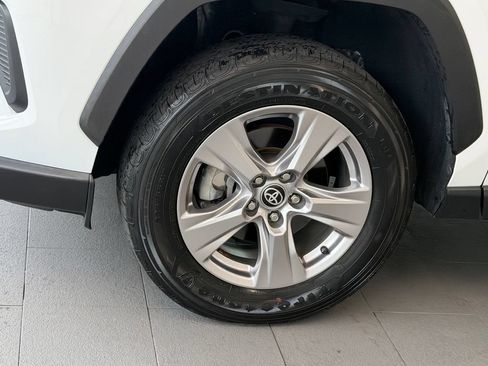 Used 2023 Toyota RAV4 XLE AWD/4WD image 4