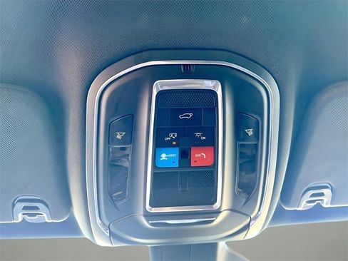 Used 2024 Jeep Wagoneer L Series II image 44