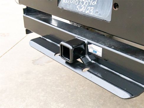 Used 2023 Ford F250 XLT w/ F-250 >10K GVWR Package image 11