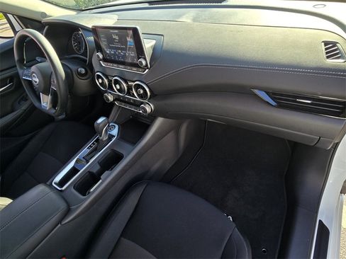 Used 2024 Nissan Sentra SV image 18