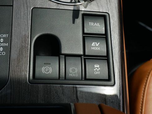 Used 2023 Toyota Highlander Platinum AWD/4WD image 24